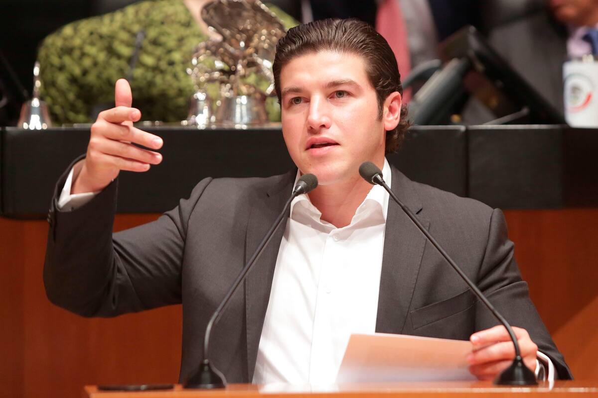 Samuel García propone crear libros de texto especiales para Nuevo León