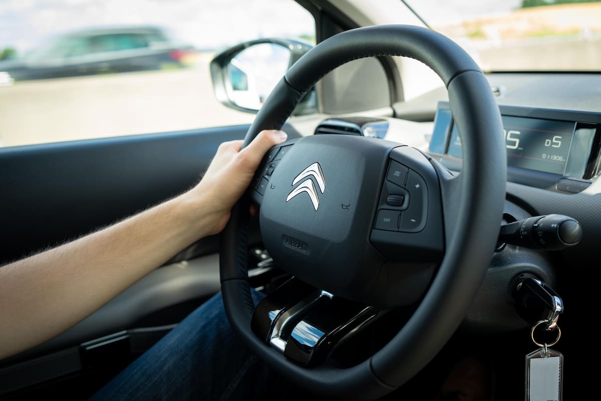 Proponen que sea obligatoria escuela de manejo para poder sacar licencia