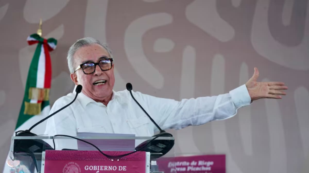 Rubén Rocha Moya fue denunciado ante la Fiscalía General de la República por presunta delincuencia organizada y omisiones en seguridad en Sinaloa; asociaciones de abogados también acudieron a la CNDH