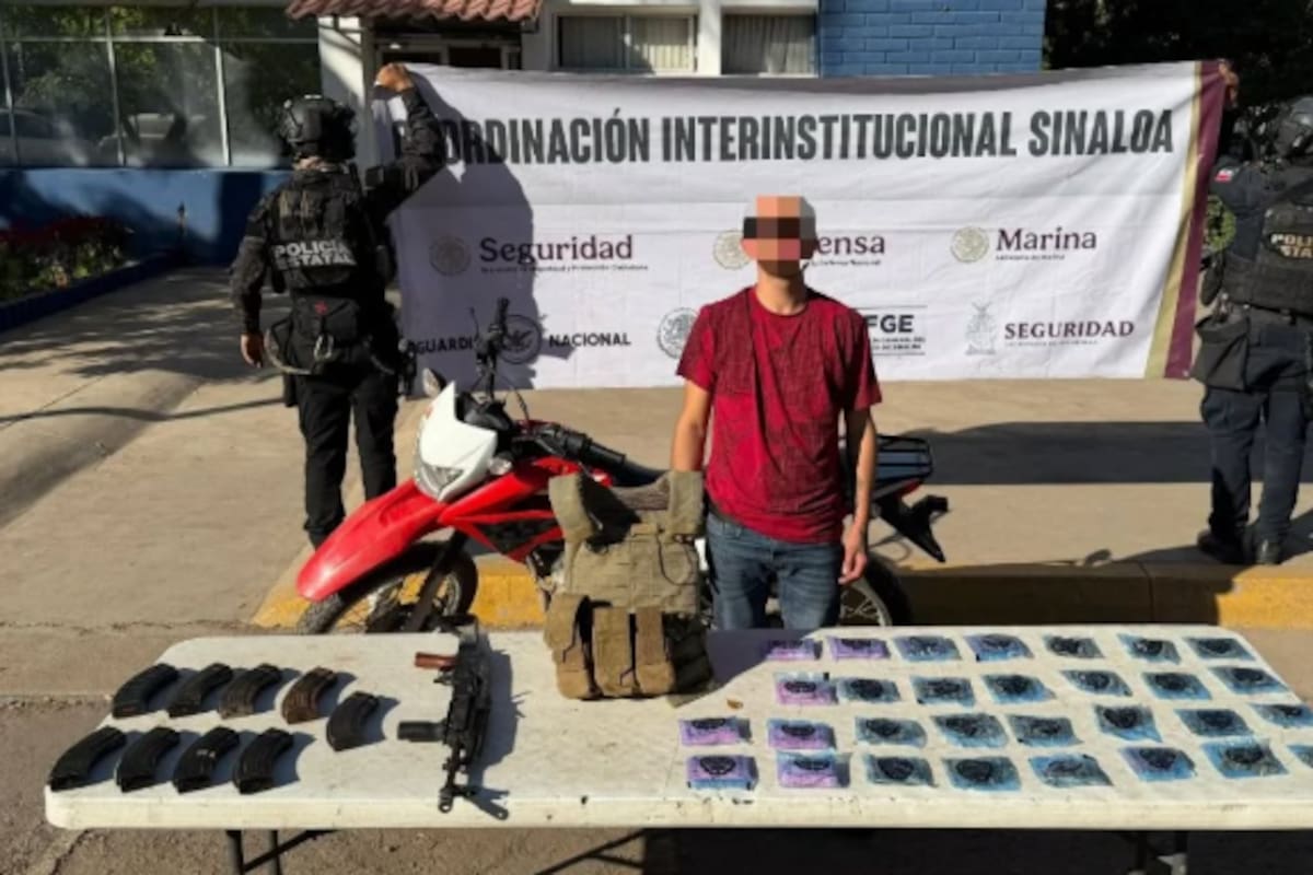 Civil armado con fusil AK-47, droga y moto robada es detenido en Villa Juárez, Navolato
