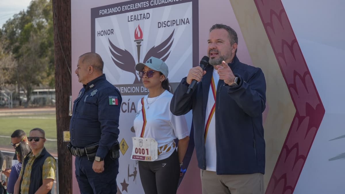 Alrededor de mil 500 personas participaron en una carrera de 4 kilómetros organizada por la SSPCM para conmemorar el 66 aniversario de la Policía Juvenil.
Fotos: Cortesía.
