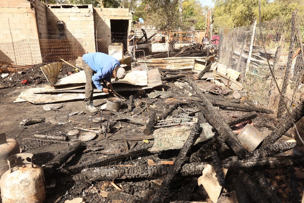 Incendio en la colonia Tres Reinas destruye dos casas y deja a familias sin hogar que solicitan apoyo