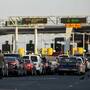 Tiempos de espera superan la hora para cruzar a Calexico este viernes