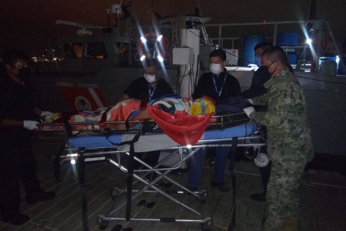 Auxilian a lesionado en embarcación en Isla Coronado
