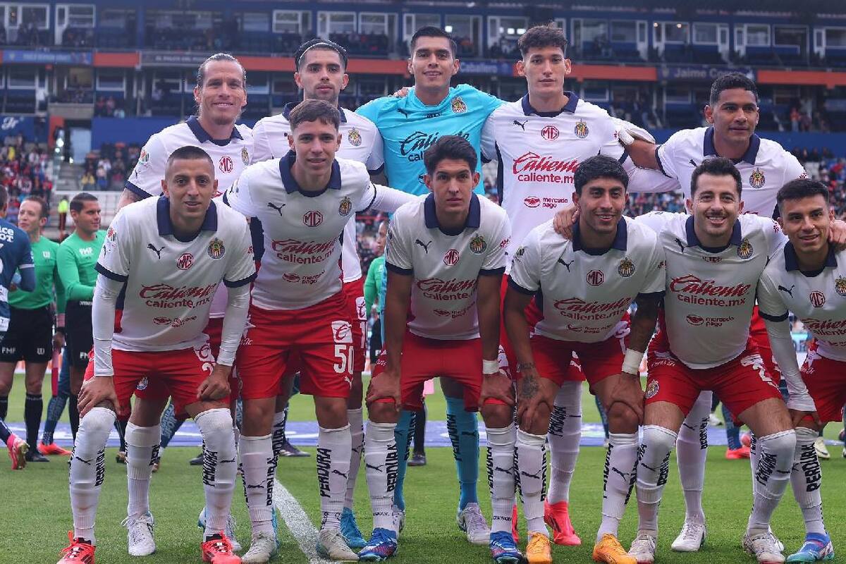 Chivas se prepara para enfrentar a Necaxa con dos bajas