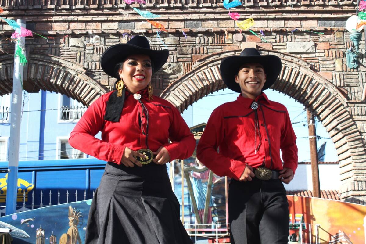 Celebra IMAC Día del amor en Plaza Santa Cecilia