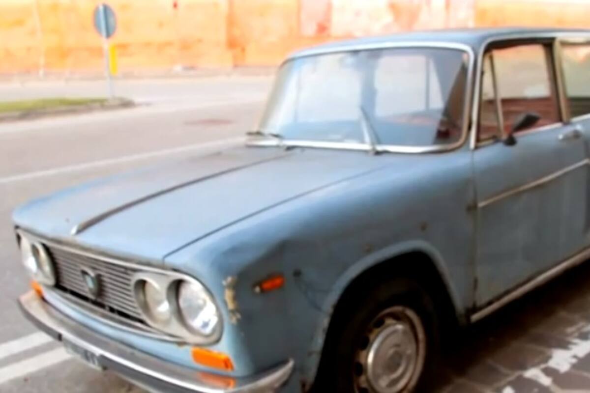 Declarado como monumento un auto que lleva 47 años en el mismo lugar en Italia