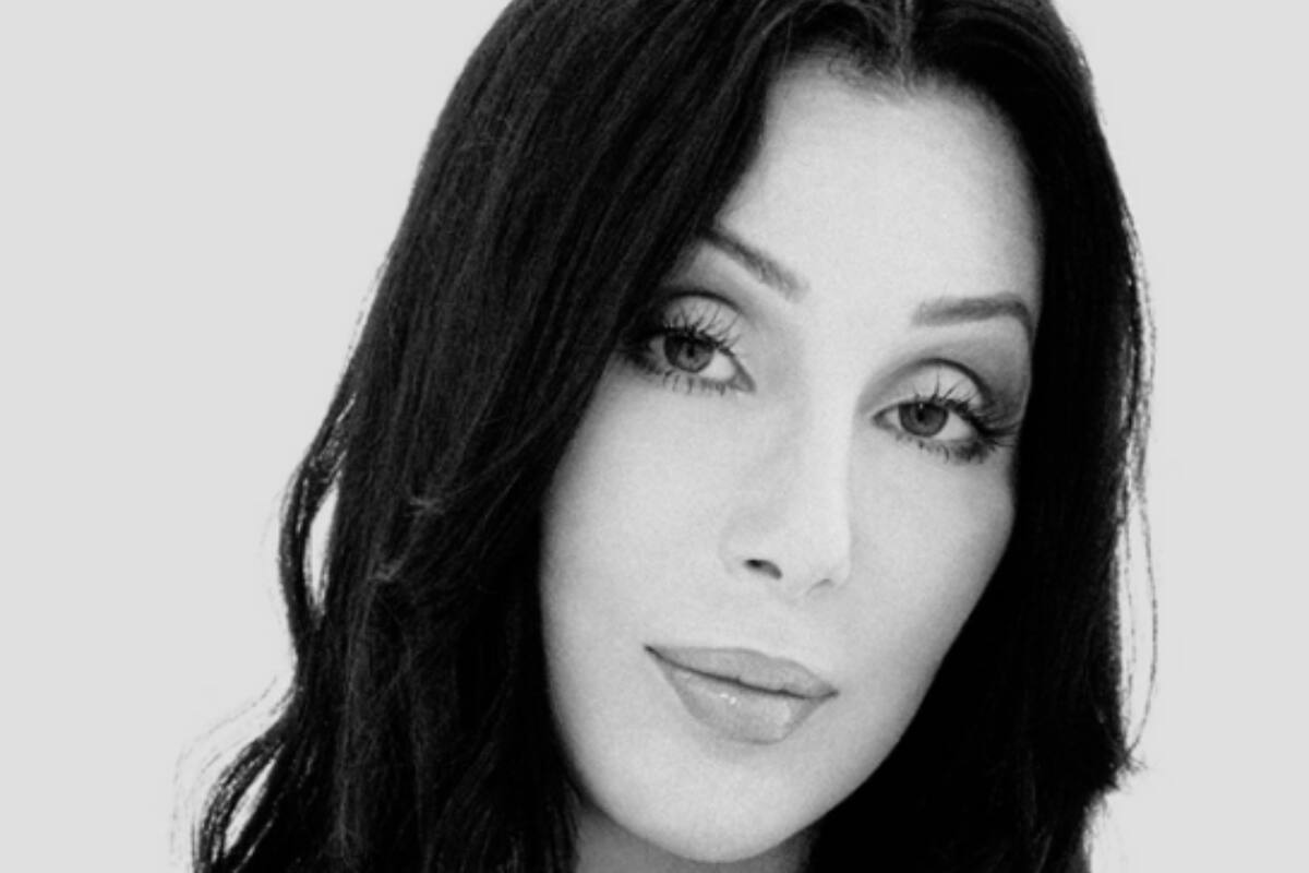 Cher presume de su novio, 40 años menos que ella