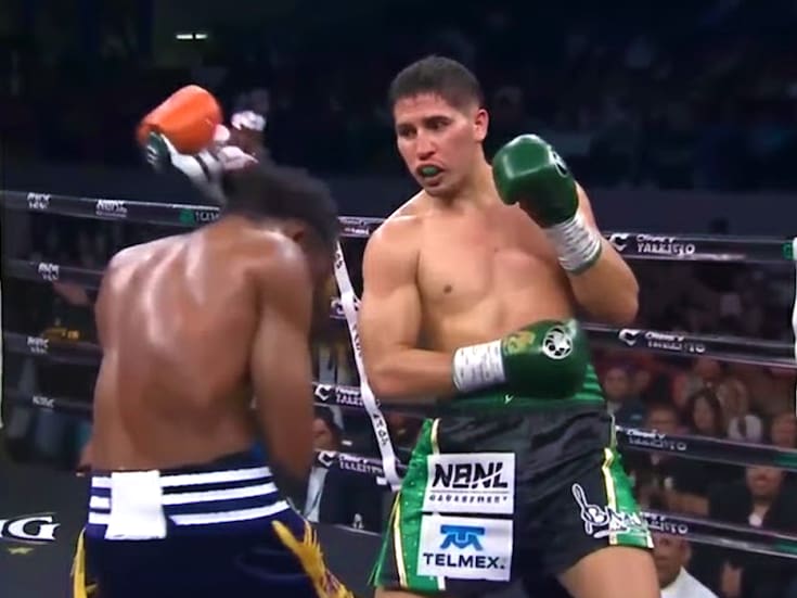 El olímpico Marco Verde se luce en casa y gana todos los rounds ante Raphael Igbowke, protegiendo su invicto como profesional