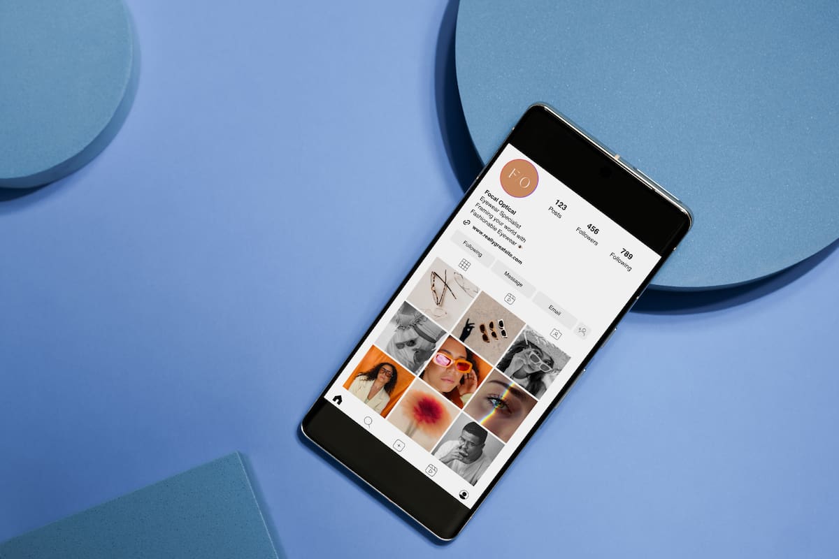 Los adolescentes pasan la mayor parte de su tiempo en sus teléfonos: Aquí tienes el consejo de expertos sobre qué hacer