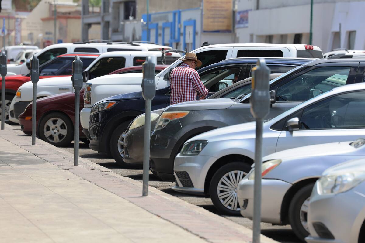 El Centro de Hermosillo cuenta con 500 parquímetros divididos en cinco diferentes zonas. FOTO: GERARDO GONSÁLEZ
