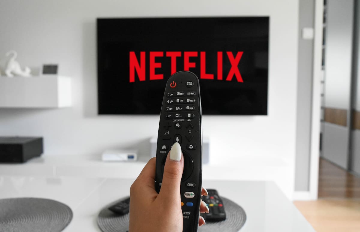 La plataforma de entretenimiento Netflix anunció la eliminación de aproximadamente 1,000 puestos de trabajo a nivel mundial, una medida que representa cerca del 6% de su plantilla laboral global. | Galería Gh