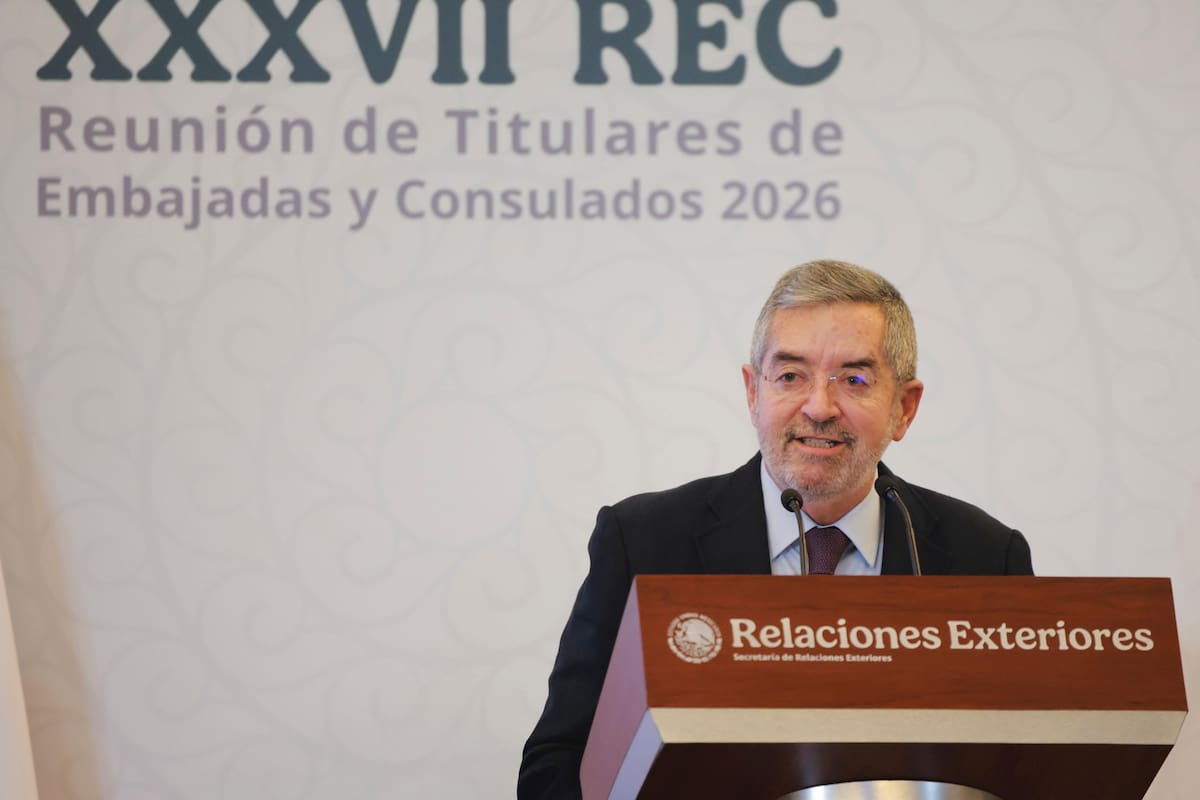 Tras denuncia de retraso en pagos, SRE garantizó el depósito de nómina a empleados del Servicio Exterior Mexicano señalando problemas con transferencias internacionales