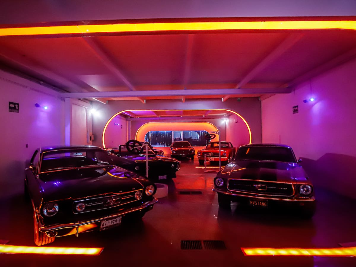 Un vistazo a la exposición 'Pabellón del Automóvil'. Este domingo abre las puertas en el Museo Sol del Niño, donde el diseño y la ingeniería se encuentran. En él podrás encontrar increíbles demostraciones y ejemplares únicos de motocicletas y automóviles. (Foto: Juan J. Morales)