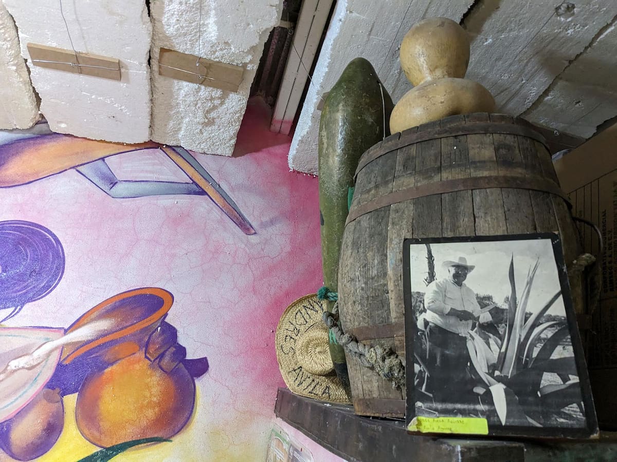 Detalle del interior de una pulquería en el poblado de Apan, en el estado de Hidalgo.