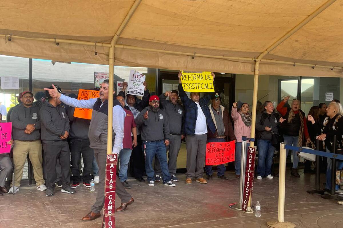 Impiden realización de trámites protestas de burócratas en Rosarito