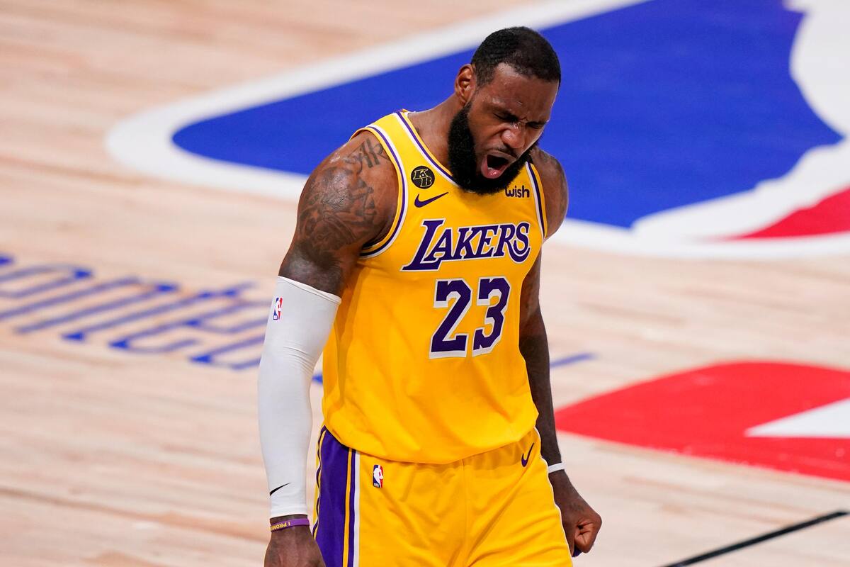 VIDEO: El tiro de tres puntos de Lebron James que se volvió viral