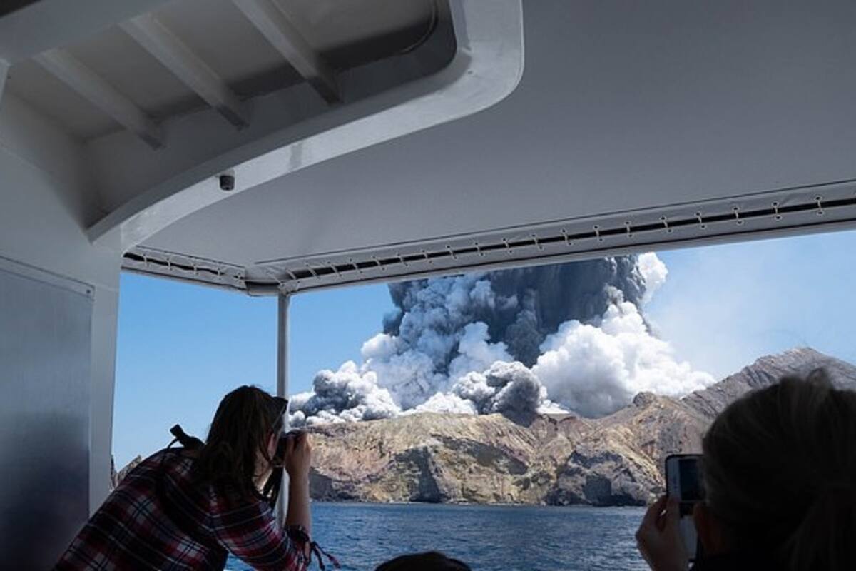 Recién casados entre las víctimas en erupción de volcán en Nueva Zelanda
