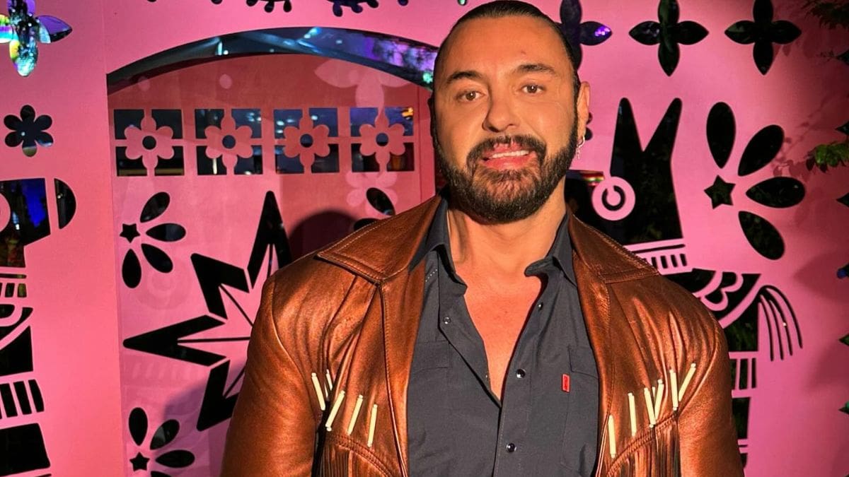 Latin Lover cuenta cómo trabajó mes y medio sin cobrar en “Solo para mujeres” para negociar 12 mil pesos, en un show que generaba hasta 80 mil por noche en venta de fotografías
