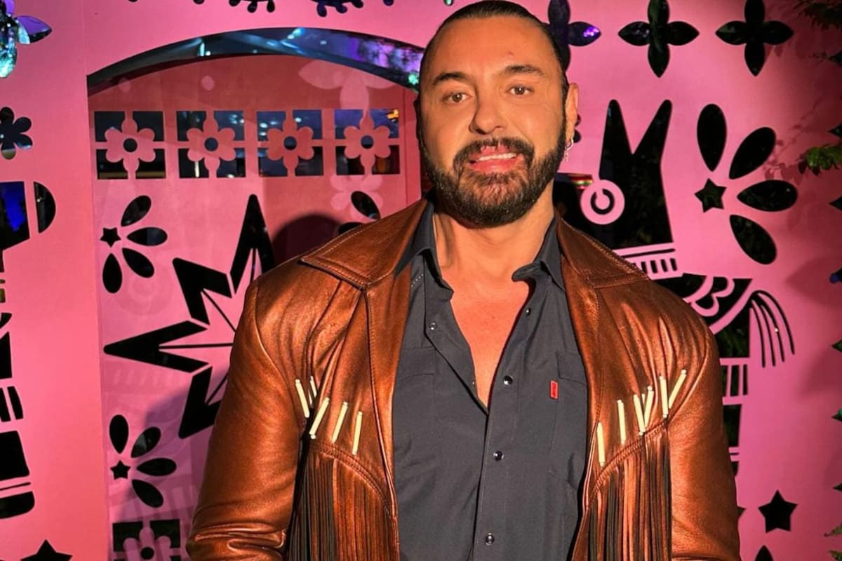 Latin Lover cuenta cómo trabajó mes y medio sin cobrar en “Solo para mujeres” para negociar 12 mil pesos, en un show que generaba hasta 80 mil por noche en venta de fotografías