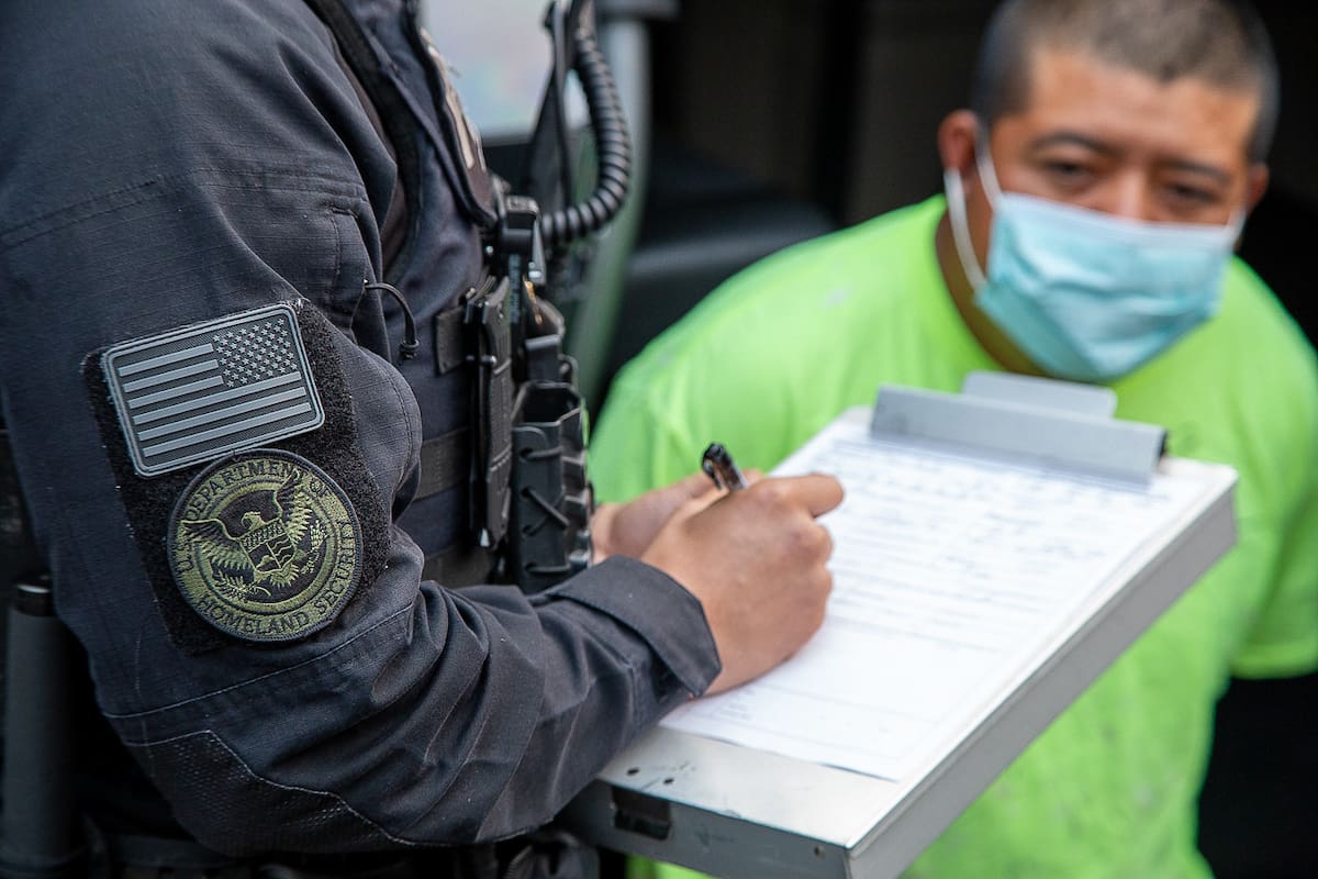 EEUU termina con el programa de residencia temporal humanitaria y pide a migrantes auto deportarse de inmediato