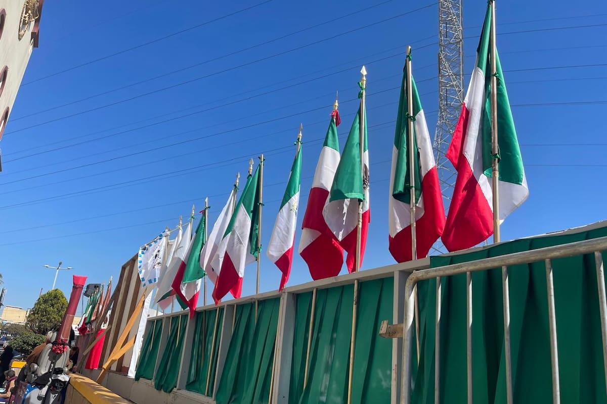 Habrá cierres parciales en bulevar Benito Juárez por desfile del Día de la Bandera en Rosarito