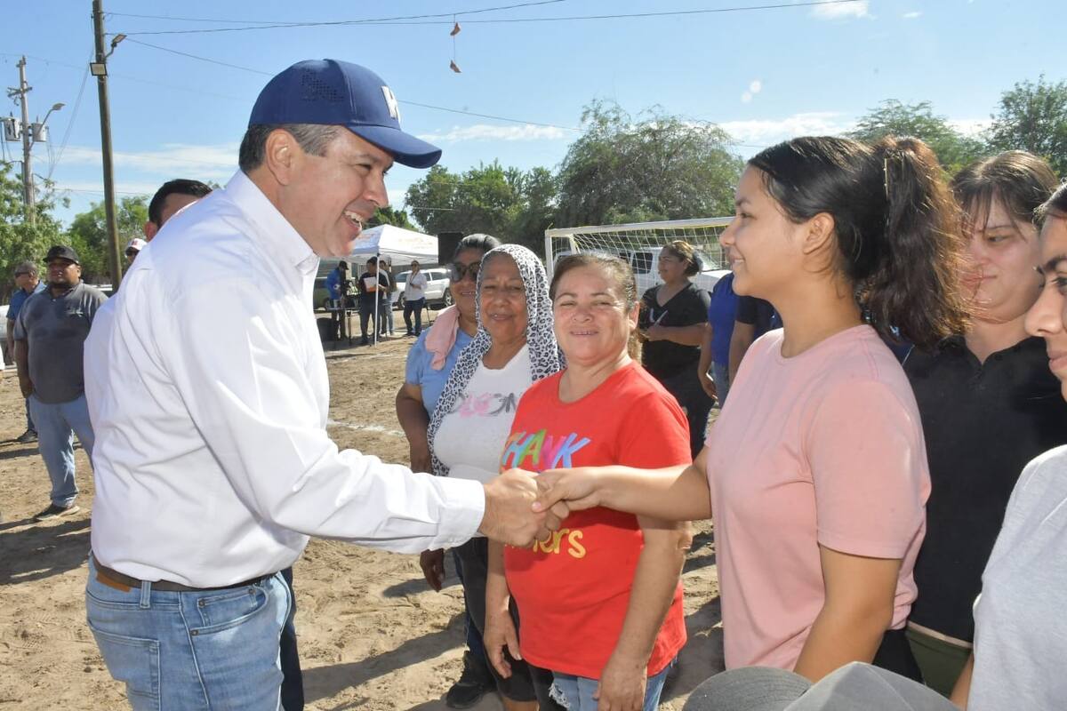 Entrega “Toño” dos parques en Miguel Alemán