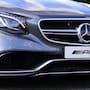 Mercedes-AMG enfrenta una demanda colectiva en California después de que dos conductores denunciaran quemaduras causadas por el logotipo metálico instalado en el asiento del conductor