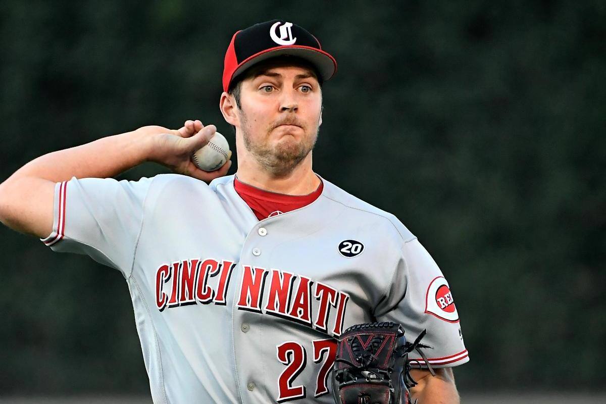 McLaren del pitcher Trevor Bauer sufre increíble accidente al estar estacionado