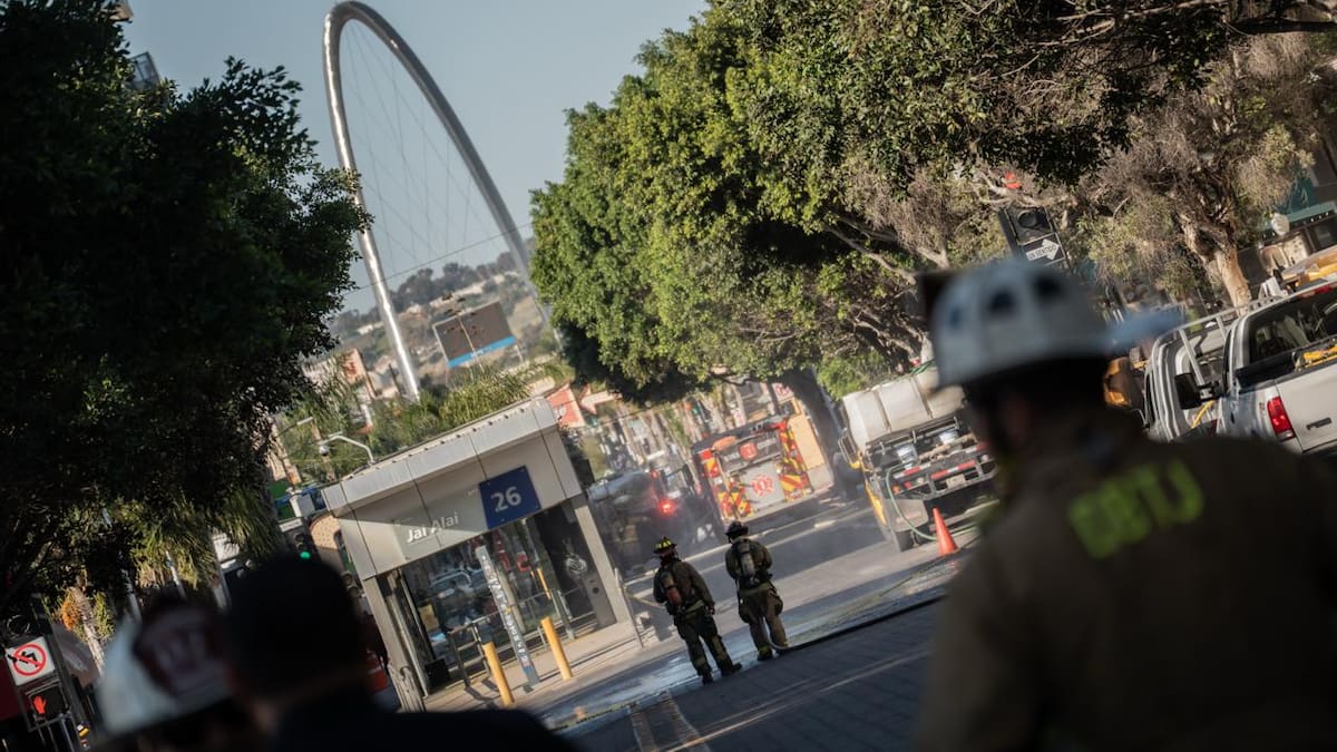 Fuga de gas en el Centro de Tijuana deja evacuados a más de 100 personas y decenas de negocios