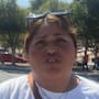 Colectivo de búsqueda vende agua en un semáforo de Tijuana para financiar sus jornadas y buscar a sus familiares desaparecidos