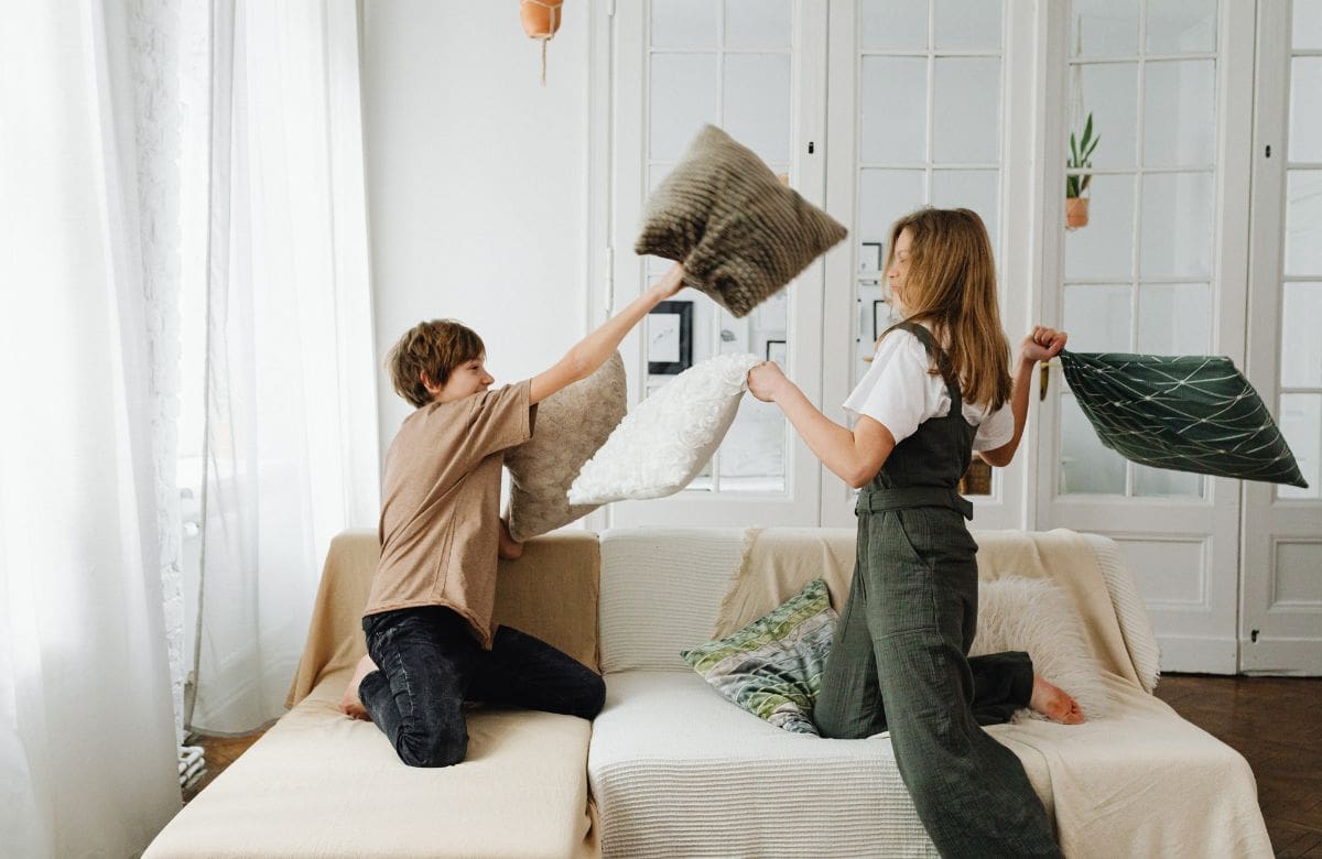 ¿Eres el mayor, el de en medio o el menor? Cómo el orden en el que van naciendo los hermanos impacta en su personalidad | Foto: Especial (canva)