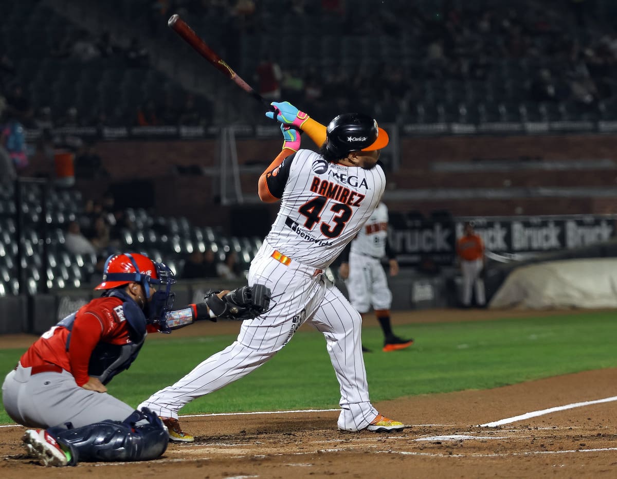 El colombiano Harold Ramírez sigue encendido; bateó tres dobletes y produjo tres carreras en el segundo juego de la serie ante Mazatlán. (Foto: Cortesía Naranjeros)