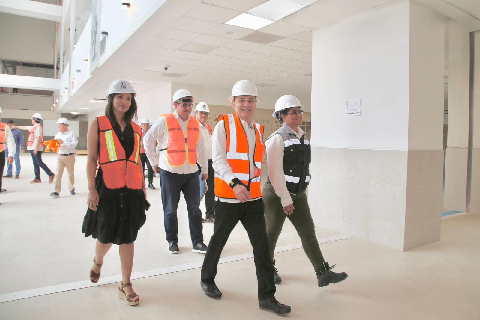 El gobernador Alfonso Durazo Montaño supervisó el avance de construcción del Hospital del IMSS en Navojoa. FOTO: ESPECIAL