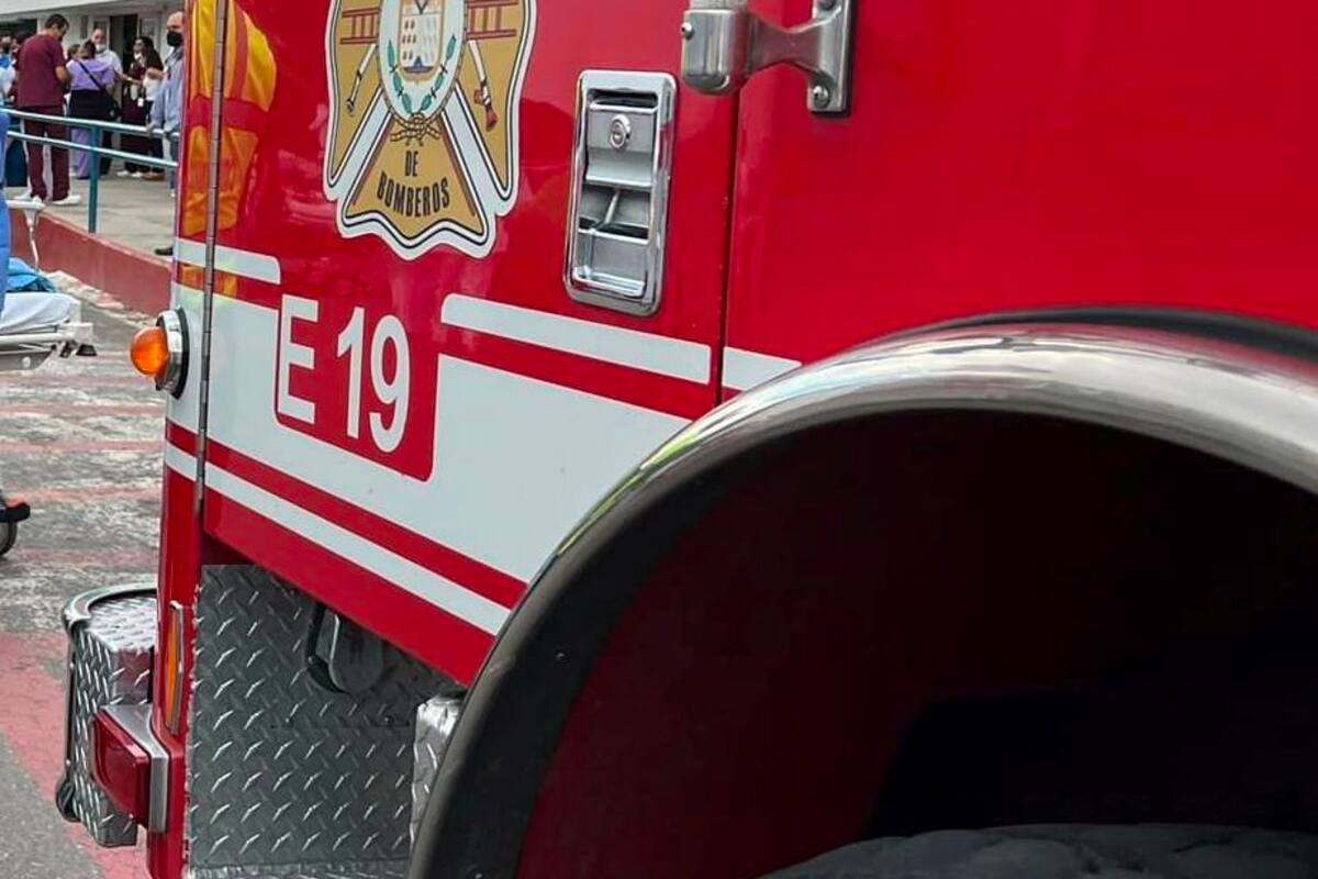 Rescatan a varias personas atrapadas en un elevador en Hermosillo