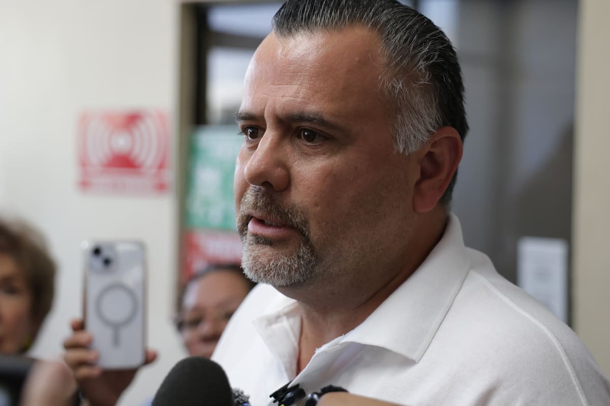Rector de UABC anuncia cierre de universidad al público en general