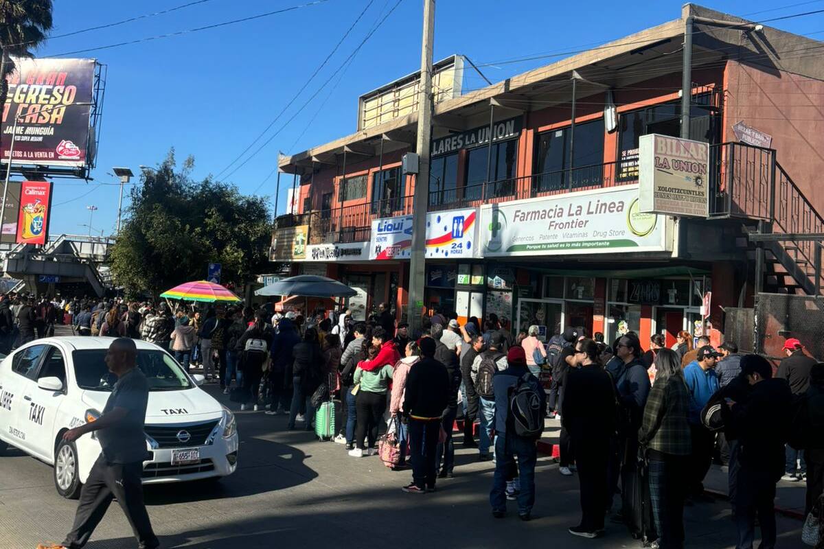 Registran largas filas en garitas para cruzar a EU