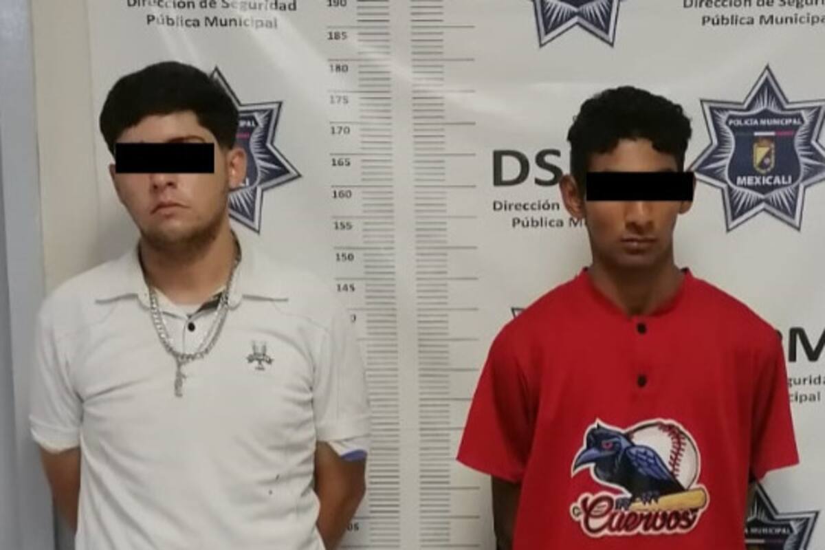 Jóvenes llevaban auto robado