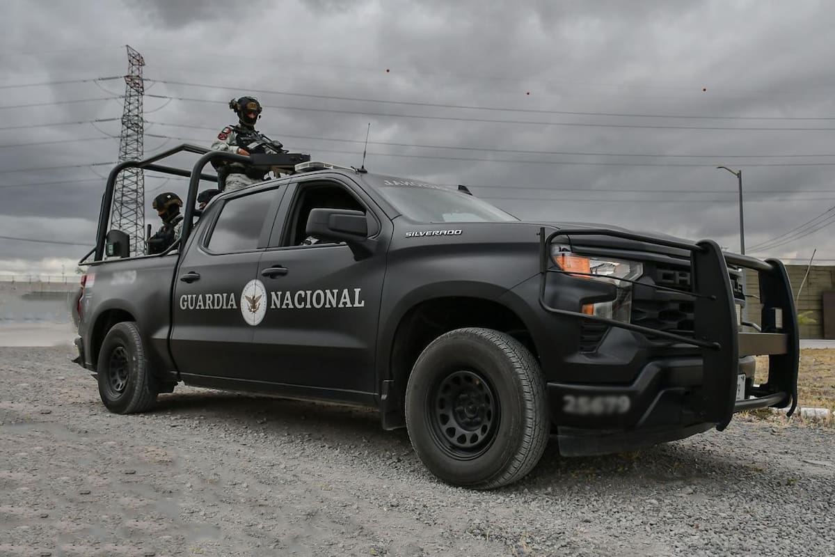 Aseguran 45 mil litros de hidrocarburos en Villahermosa durante operativo federal; hay detenidos y cateos en Tabasco