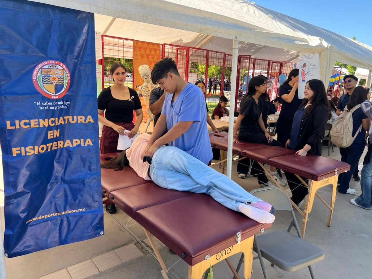 La Universidad de Sonora llevó a cabo la Feria de la Salud 2025-2 en la Plaza del Estudiante.