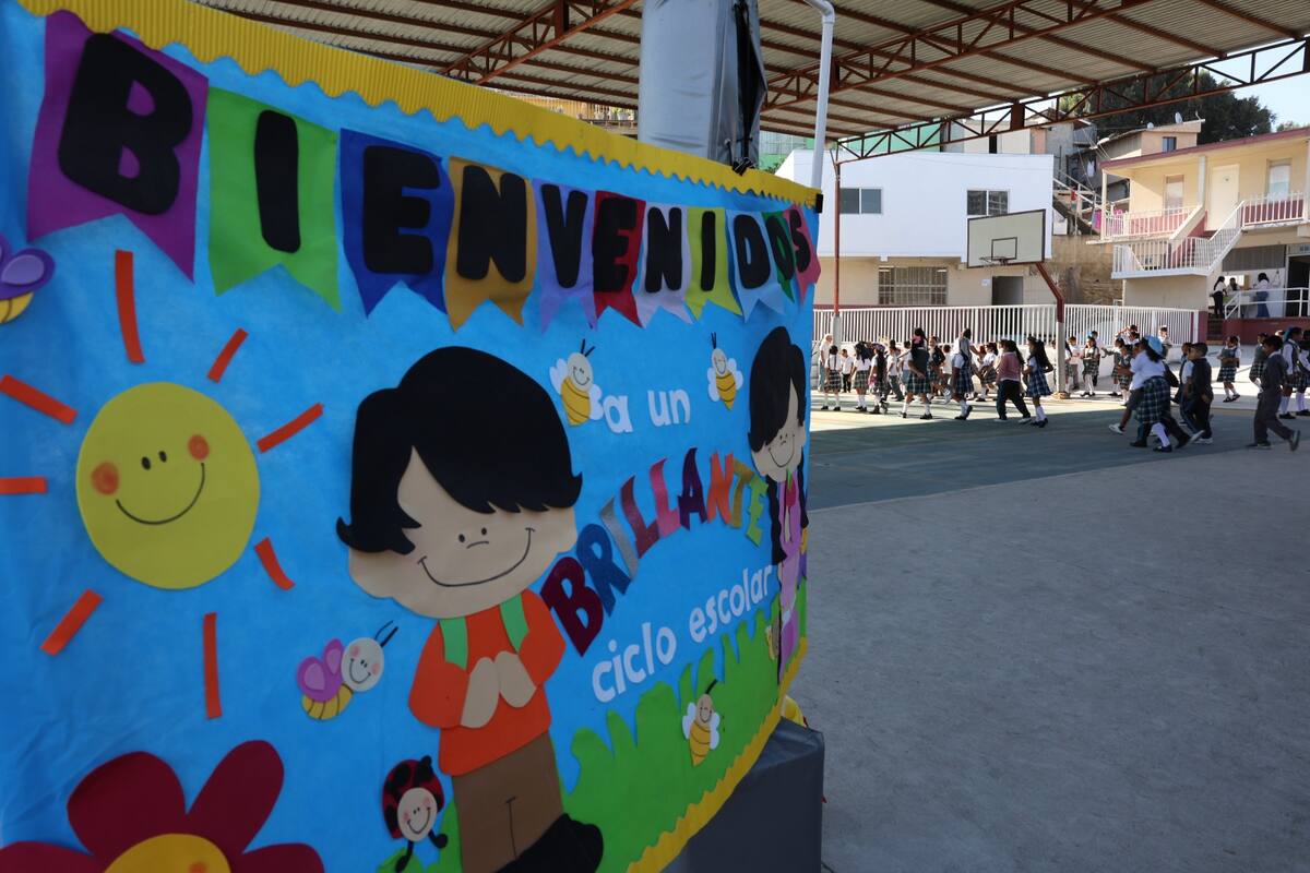Regreso a clases en la primaria Club de Leones de Camino Verde.