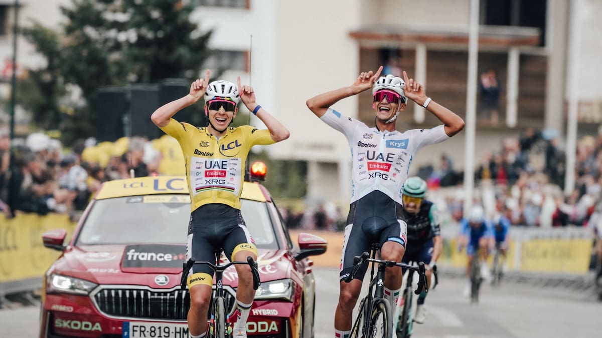 Isaac del Toro llegó junto al líder del tour y compañero de equipo, Tadej Pogačar. El mexicano aseguró el tercer puesto de la clasificación general y el maillot blanco como mejor joven. (Foto: @letourdefrance)