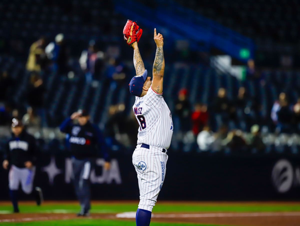 ¡Jake Sánchez alcanza la cima! Iguala la marca histórica de Isidro Márquez con su rescate número 134 en la Liga Mexicana del Pacífico. (Foto: Juan J. Morales)
