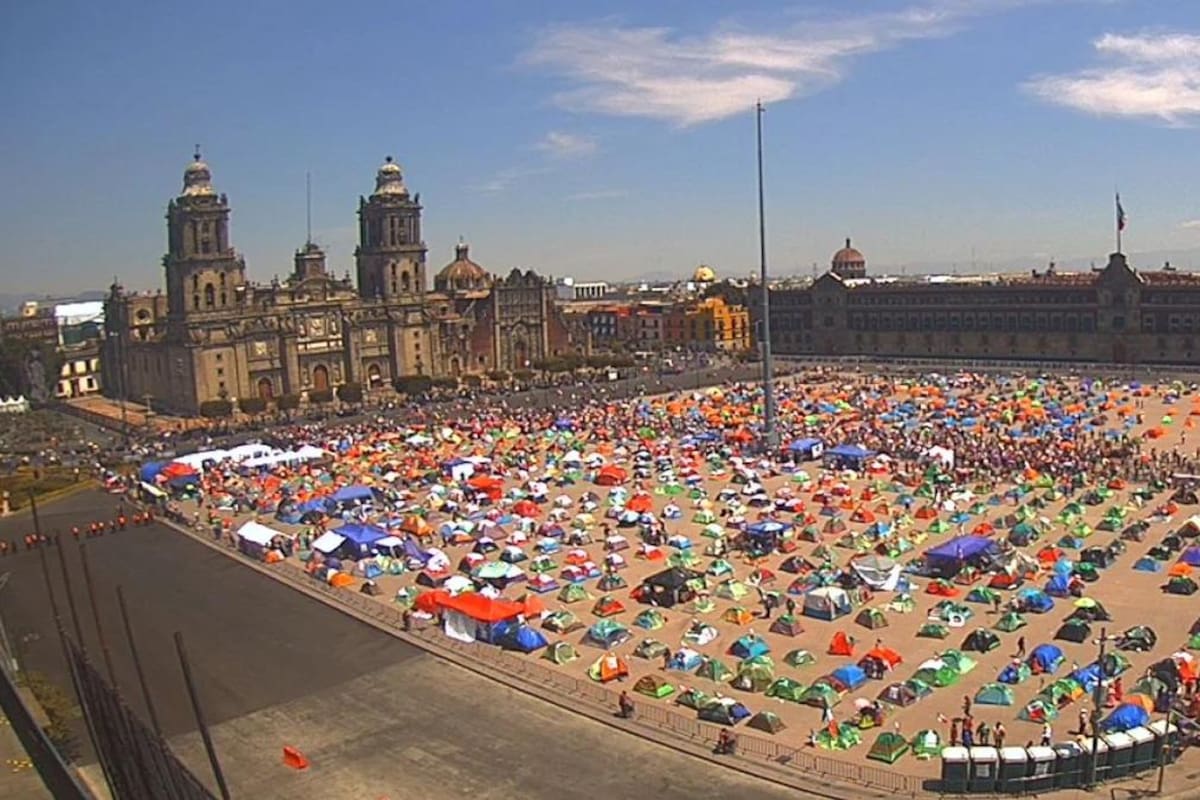 VIDEO: Toma del Zócalo por Frenaaa protestando contra AMLO; dicen ser más de 100 mil