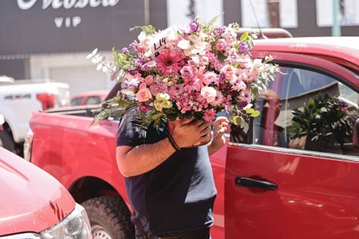 CBP advierte sobre restricciones a flores y plantas durante el Día de las Madres