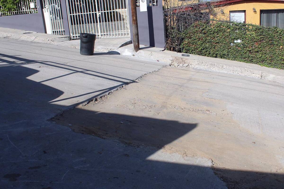 Vecinos denuncian vialidad en mal estado en fraccionamiento Los Olivos
