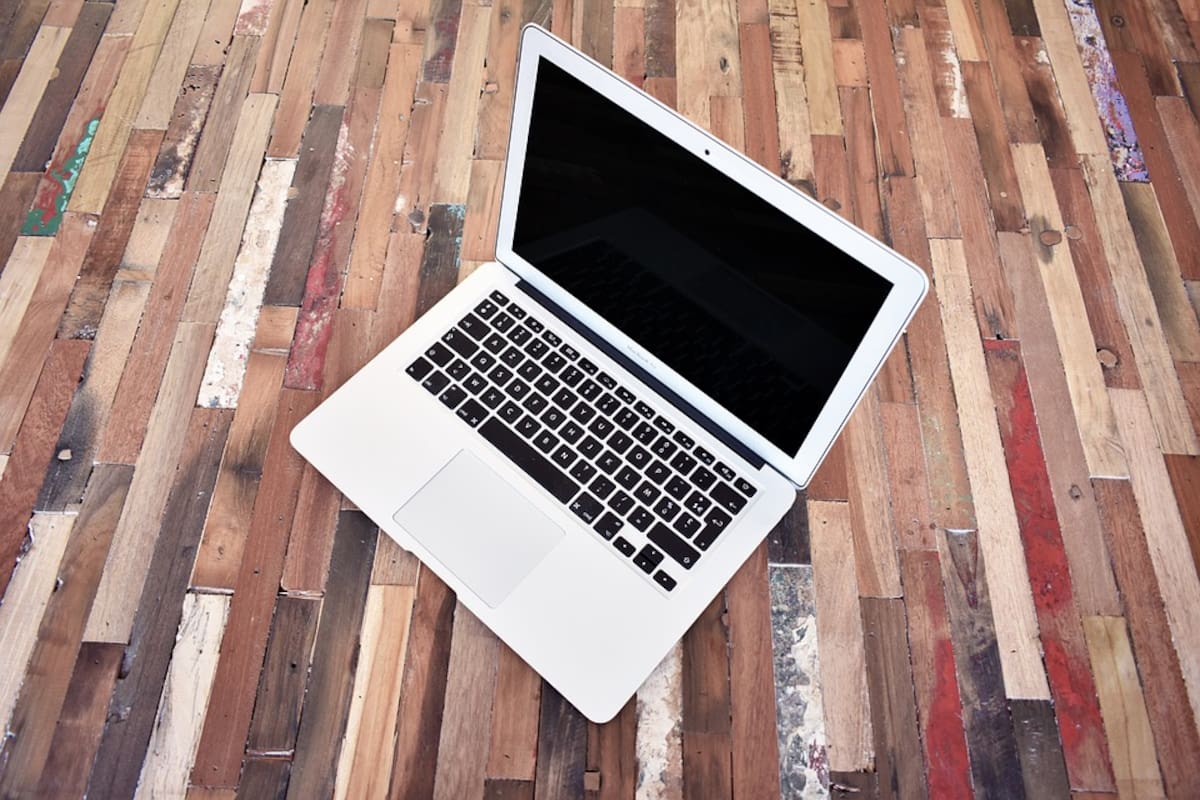 Ayudan a niños sin computadoras ni laptops para educación virtual