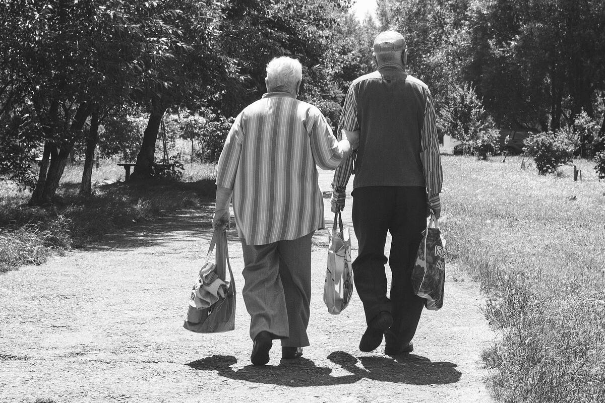 Una pareja con casi 61 años de casados muere por COVID-19 a tan solo minutos de diferencia