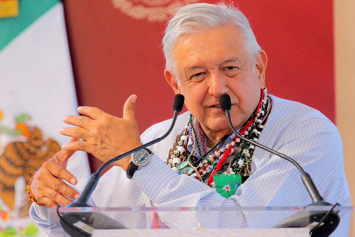 Cae 19 puntos aprobación de AMLO: Encuesta Reforma