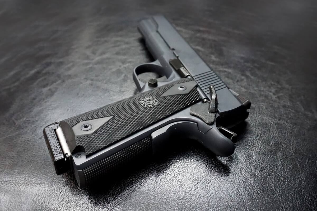Aseguran dos armas tras casos de violencia familiar en SLRC